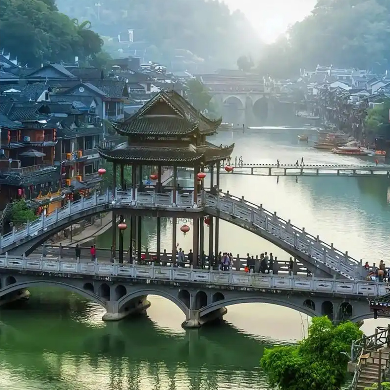 （國旅自組）【探秘星城·趣游湘西】湖南大學(xué)、橘子洲、岳麓書院、韶山、邊城茶垌、惹巴拉、里耶古鎮(zhèn)、鳳凰古城、天門山、長沙雙飛六天